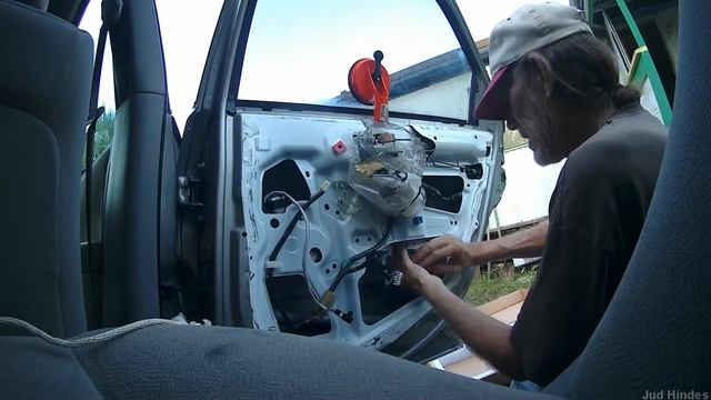 Replacing a 2001 Toyota Camry Rear Power Window Regulator смотреть онлайн