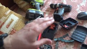 ЧЕМ ОТЛИЧАЕТСЯ аккумулятор ДЕШЕВОГО китайского ШУРУПОВЕРТА ОТ БРЕНДОВОГО чуть ПОДОРОЖЕ