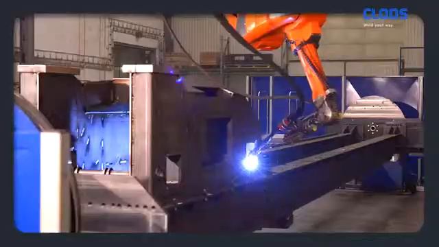 Роботизированная система CLOOS для сварки стеллажей для хранения и их компонентов смотреть онлайн