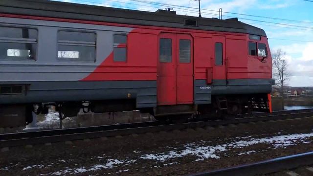 "Юбилейный" ЭД2Т-0050 проносится через мост над рекой Пахра. Павелецкое направление МЖД. смотреть онлайн