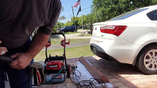 How to spray soap with Bauer pressure washer смотреть онлайн