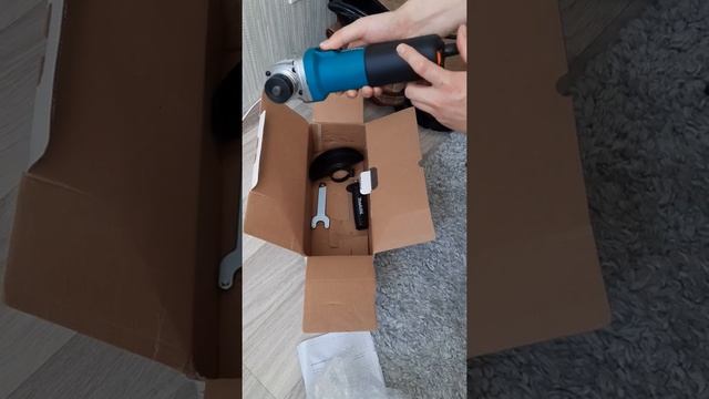 УШМ Макита 9555HN смотреть онлайн