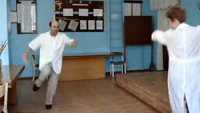 Сам танцую, сам пою "семь сорок" в Детской Дорожной больнице, Одесса. смотреть онлайн