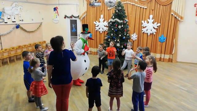 ВеДеДо. "Снеговичок" Коренблит-Грозовский. Школа 463 Москвы смотреть онлайн