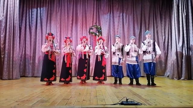 На селе у нас парень женится. Исп. НАРОДНЫЙ КОЛЛЕКТИВ вокальный ансамбль «АКЦЕНТ», г. Троицк смотреть онлайн