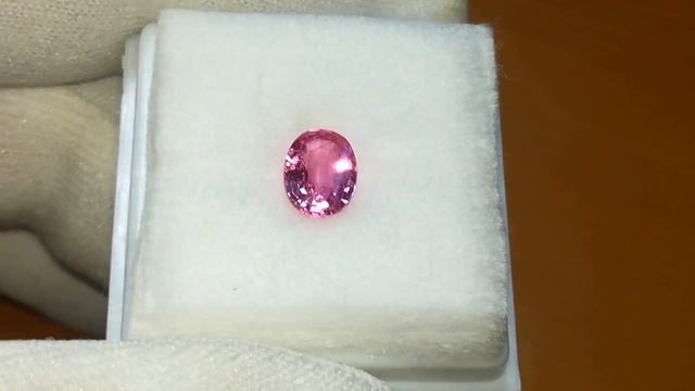 Натуральный цейлонский сапфир 1 CT. 7 x 5.2 x 3.1 mm. смотреть онлайн