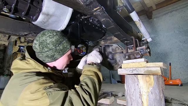 Сборка переднего моста Спайсер и установка пневмоблокировки в #УАЗМЕЧТЫ часть 7 смотреть онлайн