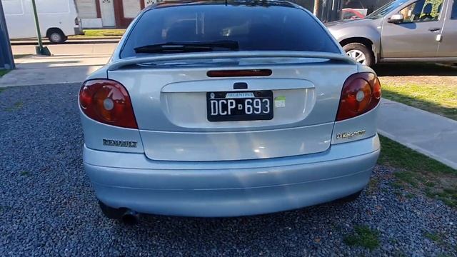 RENAULT MEGANE FASE 2 1.6 16V COUPE 2000 смотреть онлайн