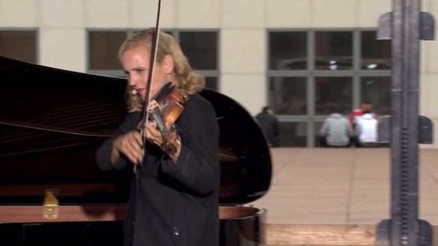 Salut Salon besucht die Kunsthalle Hamburg - 3sat - Ein Quartett auf Truck-Tour! смотреть онлайн