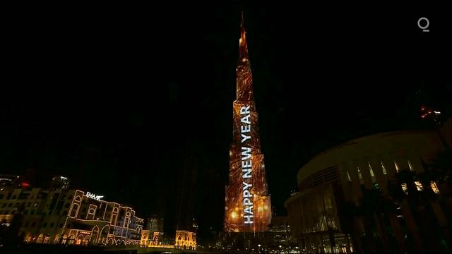 Dubai Rings in 2021 with Light Show at the Burj Khalifa смотреть онлайн