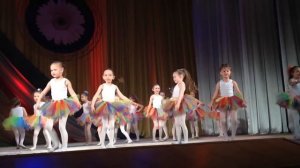 Раз ладошка два ладошка. Бэби данс. Я на сцену выхожу