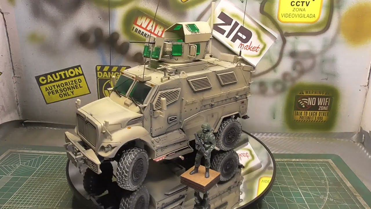 International MRAP MaxxPro, 1/35, Kinetic 61011.