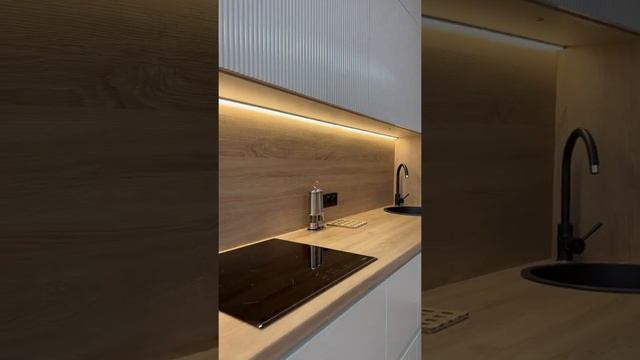 Обзор Прямой кухни за 350.000, Фасад гребенка в пленке, пластиковая столешница!Ручка Gola.САЛТ кухн смотреть онлайн