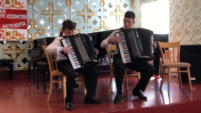 Дуэт "Юниор Даняр" с пьесой "Синний платочек" обработка В. Ефимова смотреть онлайн