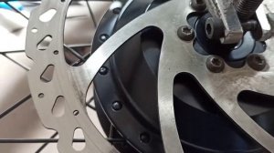 Установка мотор-колеса на велосипедную раму под ось.