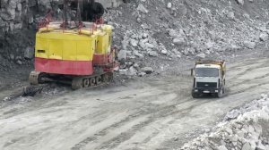 «РАБОТЯЩИЙ САМОСВАЛ» МАЗ-5516 в горном карьере