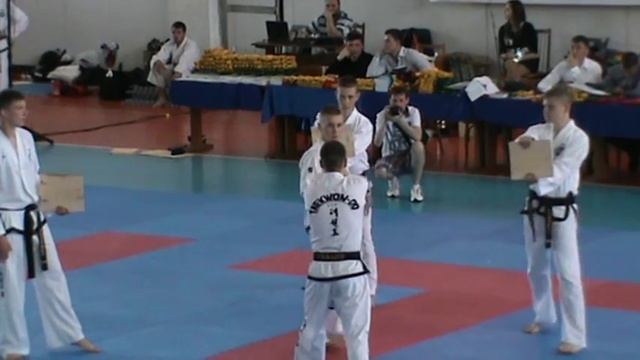 Тхэквондо 2016! Разбивает 4 доски! смотреть онлайн