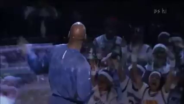 Mariah Carey Performes Hero, MJ (Age 39) Almost Cries @ 2003 All-Star Half-Time Break смотреть онлайн