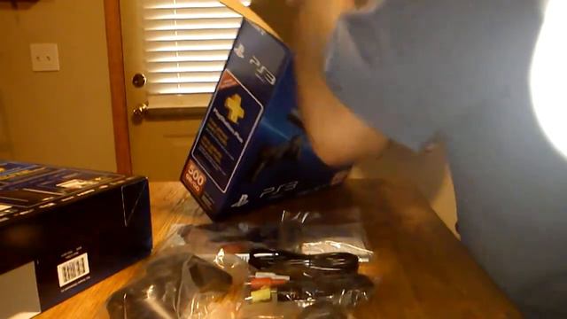 Unboxing: Ultra Slim PlayStation 3 500GB and Assassin's Creed III Bundle смотреть онлайн