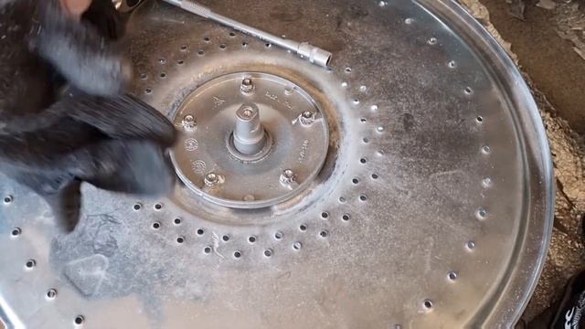 Замена фланцев (суппортов) вертикальной стиральный машины Whirlpool 083 смотреть онлайн