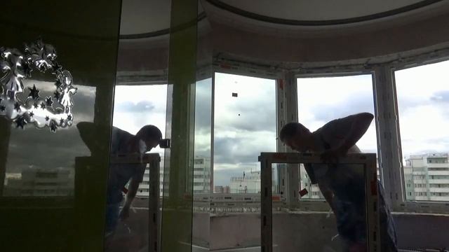 Смонтируем непростое эркерное окно с отделкой откосами за один день. смотреть онлайн