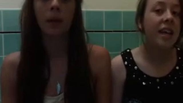Rudolph the red-nosed reindeer (The Craggs Sisters version) смотреть онлайн
