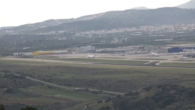 Emirates Boeing 777 full takeoff sequence in Athens Intl. Airport (ATH/LGAV) смотреть онлайн