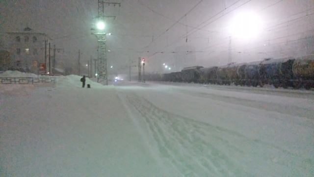 поезд САПСАН- в снегу! (ст.КОВРОВ-1. 16.01.21.) смотреть онлайн