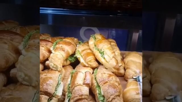 Освещение светодиодами с цветопередачей 85% и потолочные галогены смотреть онлайн