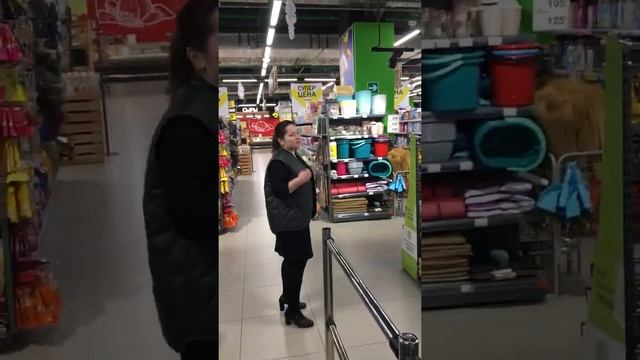 Обман покупателей в Перекрестке в тц Хорошо. смотреть онлайн