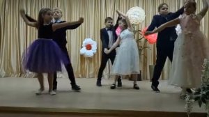 Танец  МЕНУЭТ  4Б класс кл. рук. Басова Т. В.