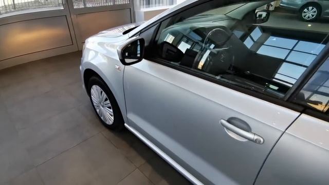 VOLKSWAGEN POLO смотреть онлайн
