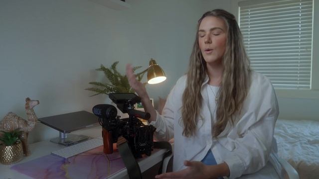 Female Filmmaker's Cinema Rig Breakdown - Panasonic Lumix S5 Cinema Rig смотреть онлайн