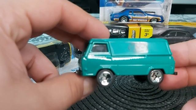 Maisto diecast scale model 1964 Ford Econoline Van, 1/64 Mattel смотреть онлайн