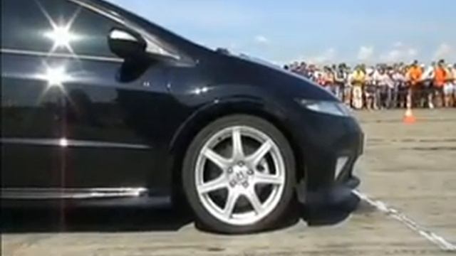 Renault Clio Sport vs Honda Type R смотреть онлайн
