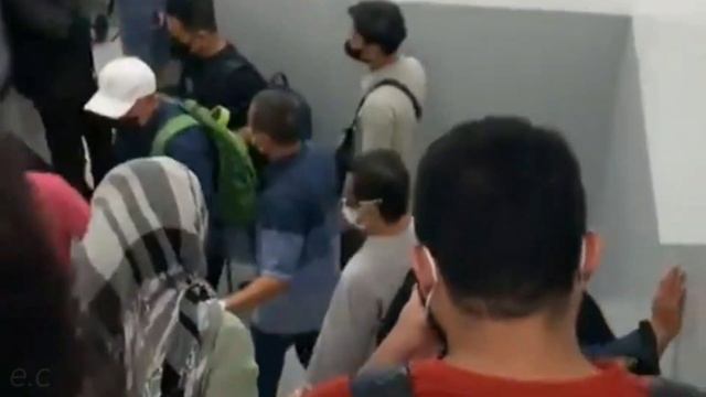 Indonesia capital is shaking! magnitude 6.7 earthquake strikes off Java Island смотреть онлайн