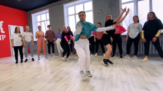 Танцы в Череповце с Мариной Гладышевой | SALUKI - Поломка | Танцевальный Центр ЭЛЕФАНК смотреть онлайн