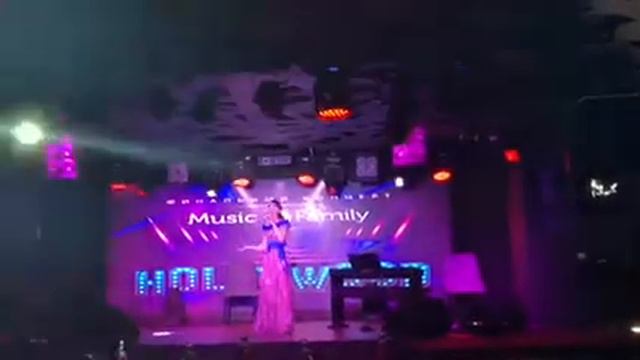 Music family in Hollywood - Юлия Солодовникова смотреть онлайн