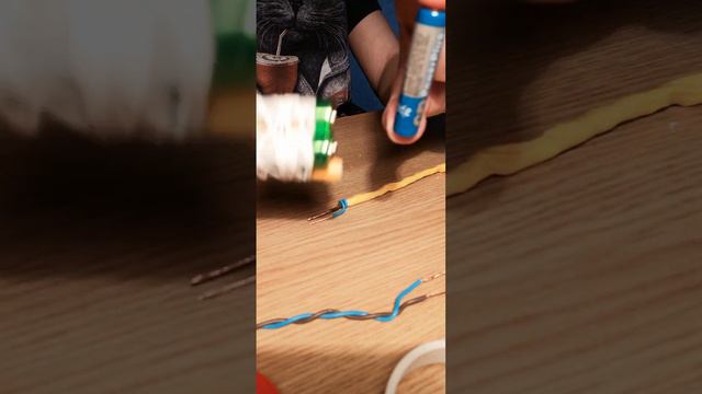 [] делаю проводку для домика на дереве ч.1 [] смотреть онлайн