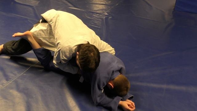 БЖЖ: боковой проход в пятку/BJJ: side takedown with thee heel grip смотреть онлайн
