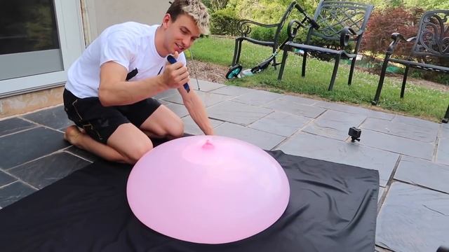 GIANT WATER BALLOON EXPLOSION!! смотреть онлайн