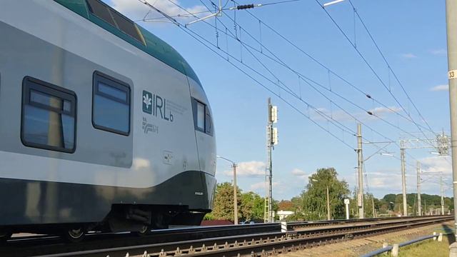 Электропоезд ЭПм-010 с поездом 748 Минск - Гомель близ станции Жлобин-Пассажирский. смотреть онлайн