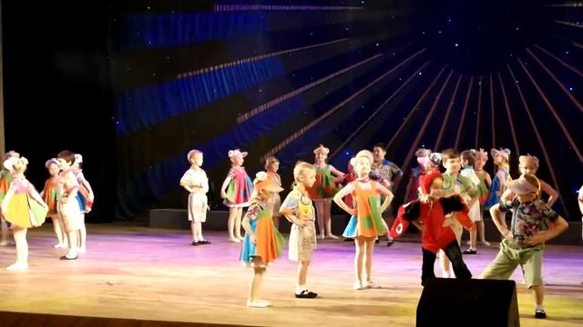 Щасливе дитинство 19.04.2015 Божья коровка смотреть онлайн