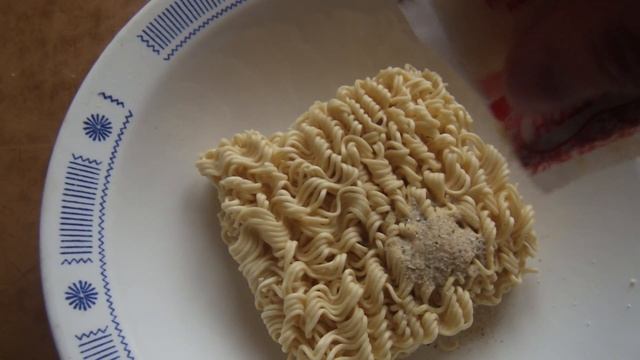 Влог обзор Лапша Роллтон с курицей смотреть онлайн