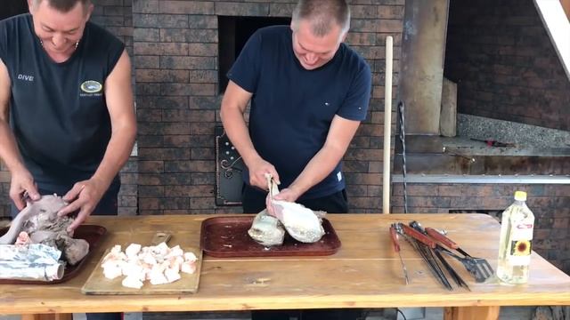 Жарим шашлык. Шашлык из говяжьего языка все очен просто. смотреть онлайн