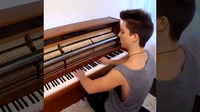 Деспасито на пианино! парень молодец смотреть онлайн