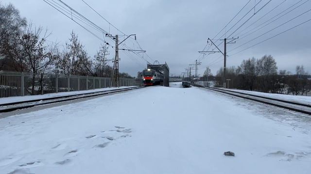 Электропоезд ЭП2Д - 174 🚊 на станции Истра смотреть онлайн