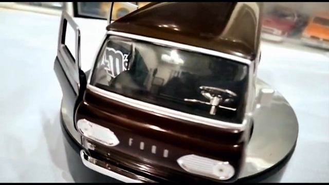 1965 Ford Econoline Van m&m"s | Jada Toys 1:24 Scale смотреть онлайн