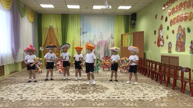 танец - игра "Грибочки" с музыкальными инструментами младшая группа м.р. Люлюкина Е.В. смотреть онлайн