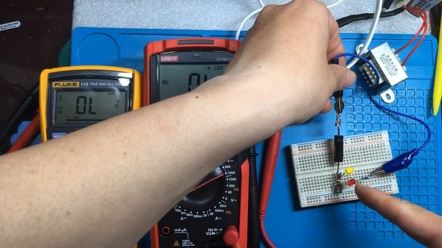 Práctica de comprobación de diodos de alto voltaje смотреть онлайн